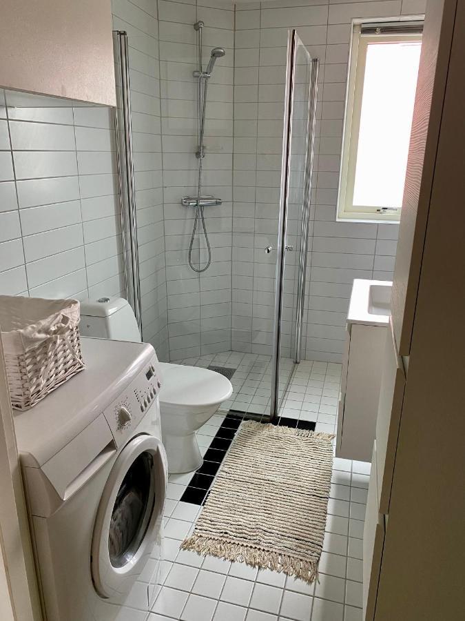 Frasch Och Fin 2:A. Gangavstand Till Stromstads Centrum Luaran gambar